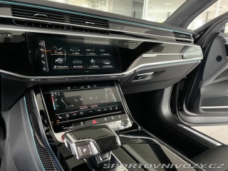 Audi S8 1800
