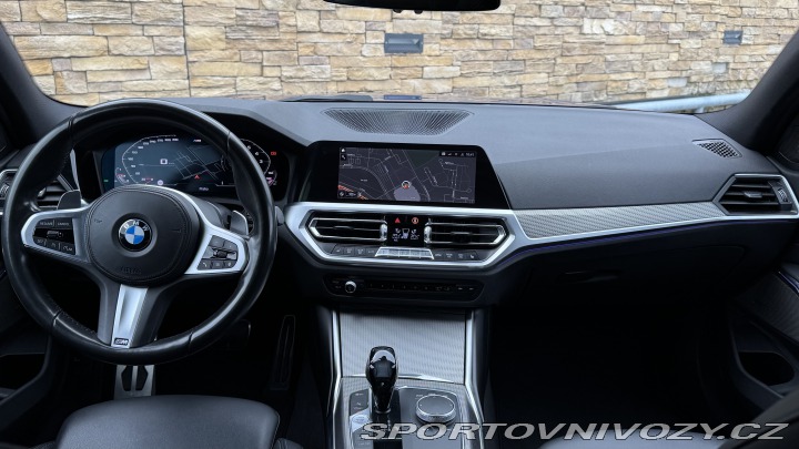 BMW 3 330i, M-Paket, Střešní ok 2019