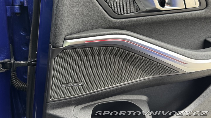 BMW 3 330i, M-Paket, Střešní ok 2019