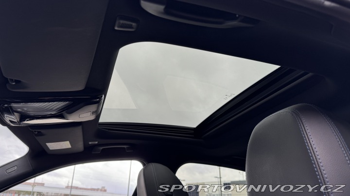 BMW 3 330i, M-Paket, Střešní ok 2019