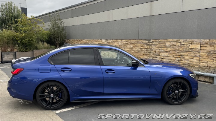 BMW 3 330i, M-Paket, Střešní ok 2019