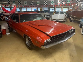 Dodge Challenger V8