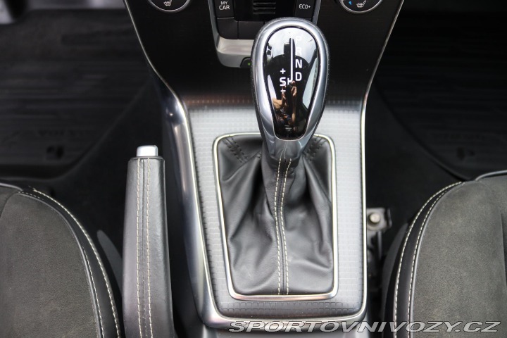 Volvo V40 Volvo V40 R-Design 140kW 2019