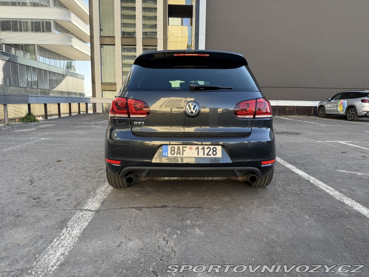Volkswagen Golf GTI 2011
