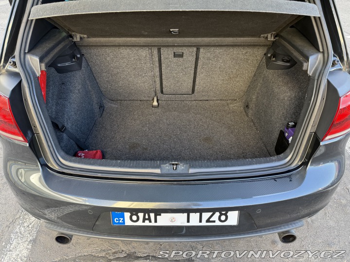 Volkswagen Golf GTI 2011