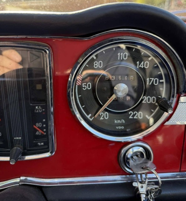 Mercedes-Benz SL 230 SL Pagoda (W113) 1964