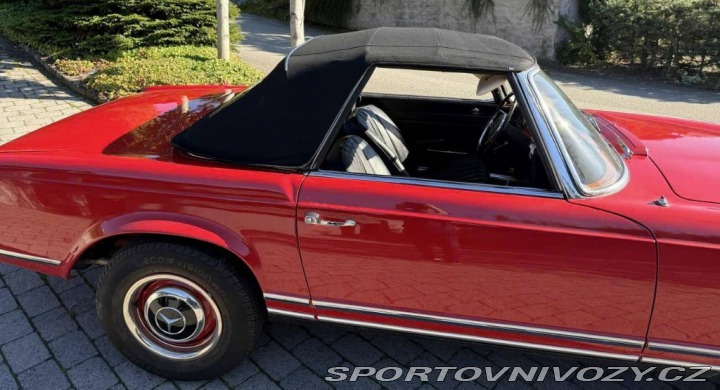 Mercedes-Benz SL 230 SL Pagoda (W113) 1964