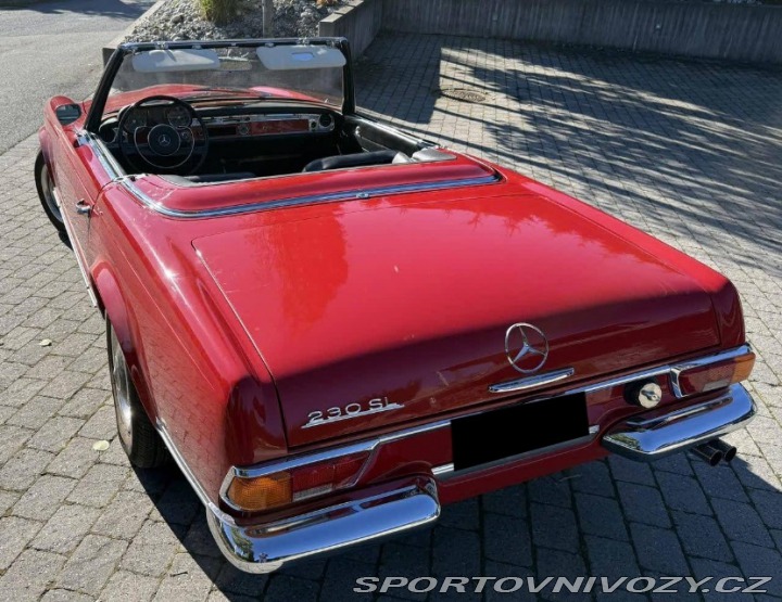 Mercedes-Benz SL 230 SL Pagoda (W113) 1964