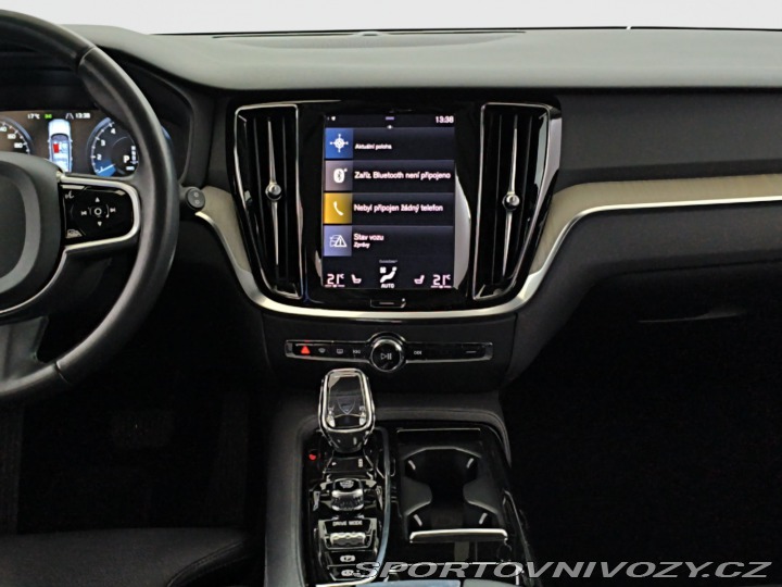 Volvo V60 T8 Twing Engine 2020