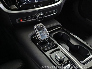 Volvo V60 T8 Twing Engine 2020