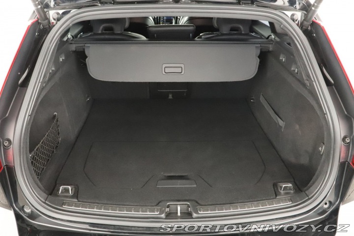 Volvo V60 R-Design T8 Twing Engine 2020