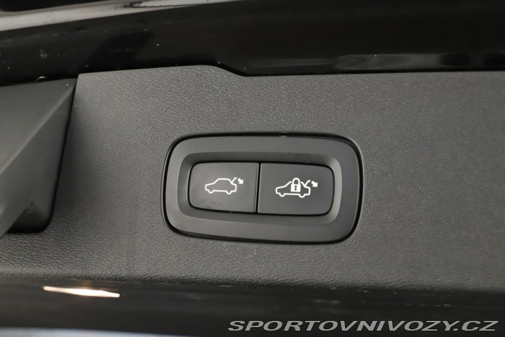 Volvo V60 R-Design T8 Twing Engine 2020