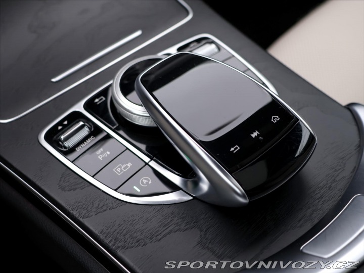 Mercedes-Benz C 2,0 300 190kW 4MATIC CZ D 2020
