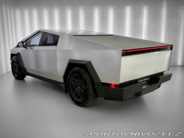 Tesla Ostatní modely AWD 438 KW FOUNDATION SER 2024