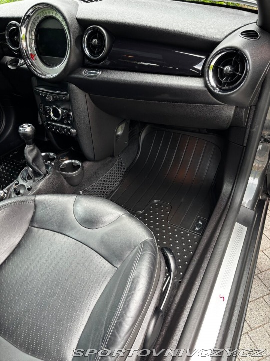 Mini Cooper S 1,6   l. 135kw 2011
