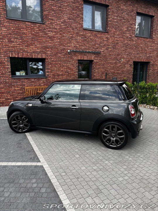 Mini Cooper S 1,6   l. 135kw 2011