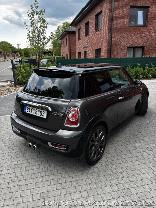 Mini Cooper S 1,6   l. 135kw 2011