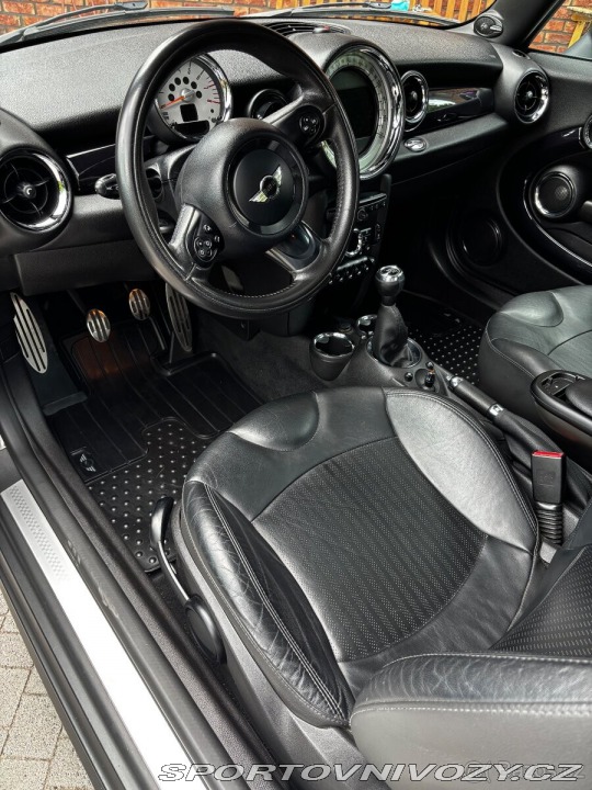 Mini Cooper S 1,6   l. 135kw 2011