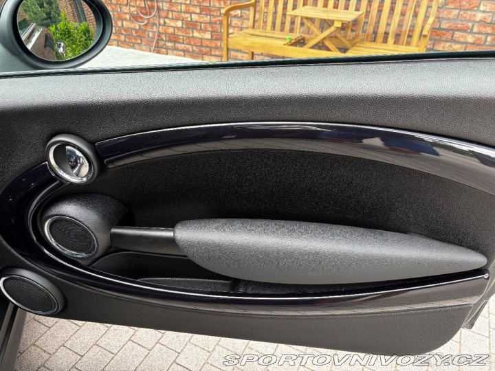 Mini Cooper S 1,6   l. 135kw 2011