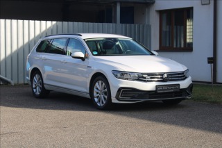 Volkswagen  Passat 1,4 GTE PLUGIN Hybrid Kom