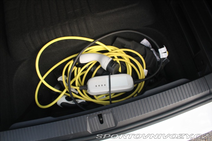 Volkswagen Ostatní modely Passat 1,4 GTE PLUGIN Hybrid Kom 1800