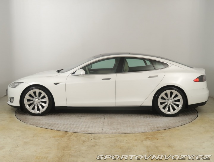 Tesla Model S 85D 2015