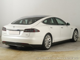 Tesla Model S 85D 2015