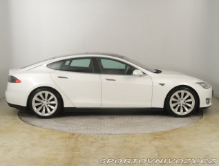 Tesla Model S 85D 2015