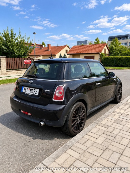 Mini One 1,6 i, 3 dveře, 106 000 2013