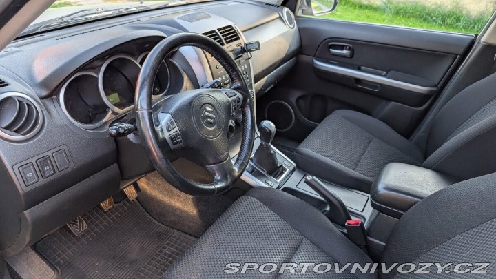 Suzuki Ostatní modely Grand Vitara 2,4   JLX-ES 4×4, manuál, 2011
