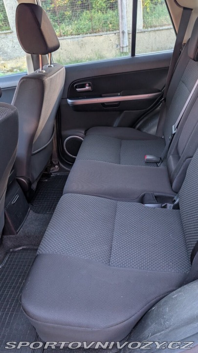 Suzuki Ostatní modely Grand Vitara 2,4   JLX-ES 4×4, manuál, 2011