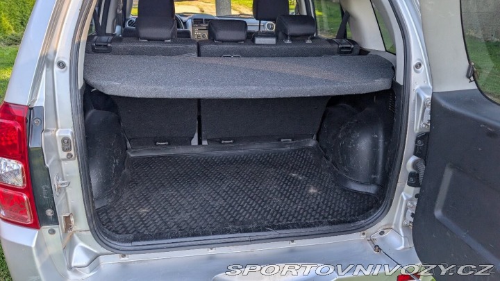 Suzuki Ostatní modely Grand Vitara 2,4   JLX-ES 4×4, manuál, 2011