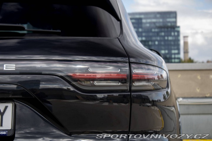 Porsche Cayenne 4x4 A/T / 250kW / A8 / Z 2018