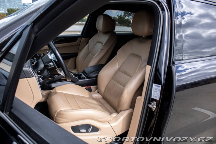 Porsche Cayenne 4x4 A/T / 250kW / A8 / Z 2018
