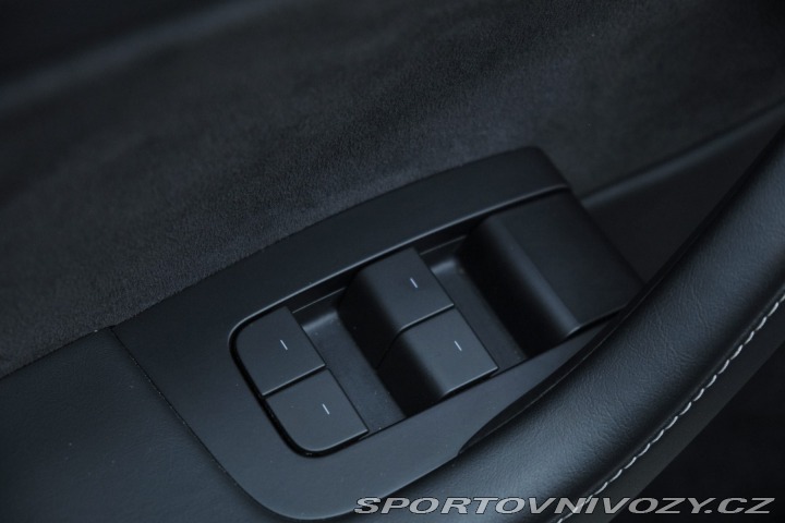 Tesla Model Y Dual Motor Long-Range 2023