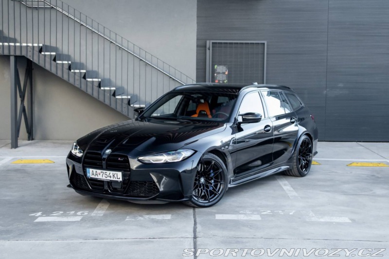 BMW M3 Touring/ Black Sapphire/