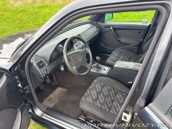 Mercedes-Benz C 2,5 C250 TD 110 kW 1997
