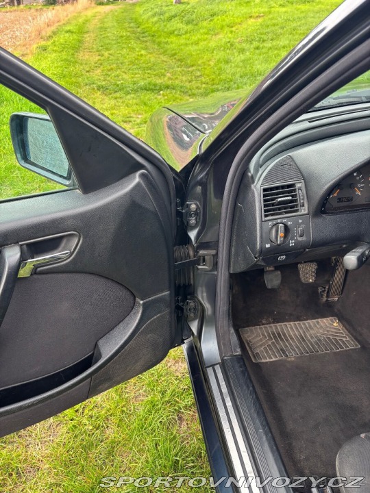 Mercedes-Benz C 2,5 C250 TD 110 kW 1997