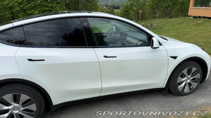 Tesla Model Y 0,0   LR AWD | 1/2023 | t 2026