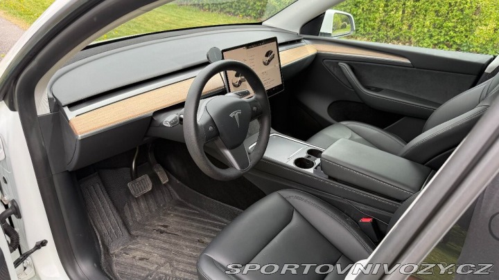 Tesla Model Y 0,0   LR AWD | 1/2023 | t 2026