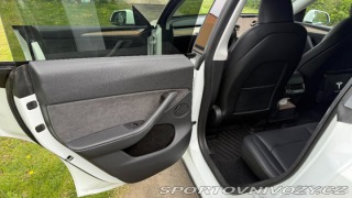 Tesla Model Y 0,0   LR AWD | 1/2023 | t 2026