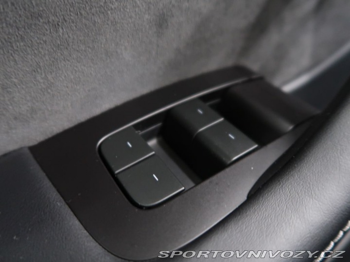 Tesla Model Y Long Range,4x4,Dual Motor 2024
