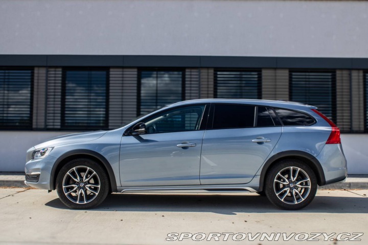 Volvo Ostatní modely V60 Cross Country  D4 AWD Polestar 140kW AT 2018