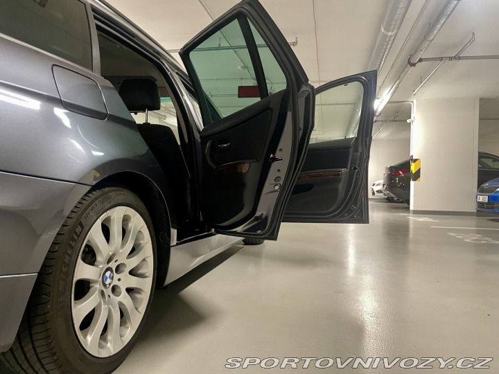 BMW 3 E91 325i 2005