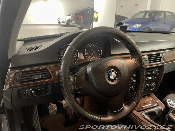 BMW 3 E91 325i 2005