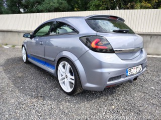 Opel Astra OPC