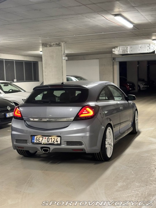 Opel Astra OPC 2006