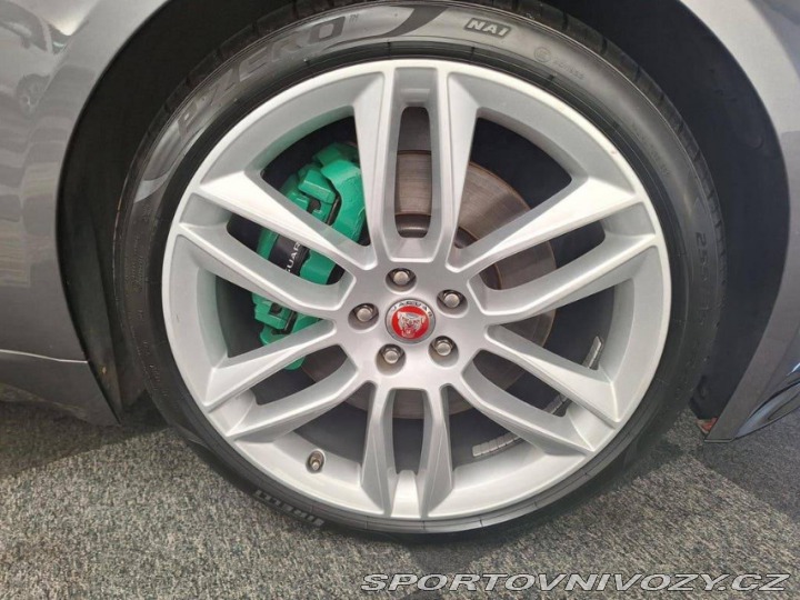 Jaguar F-Type V6 2015