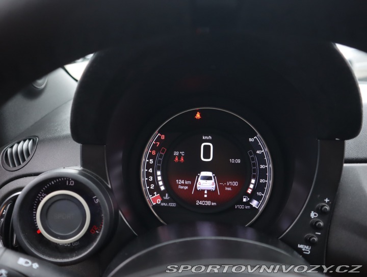 Fiat 500 Abarth 695 2024