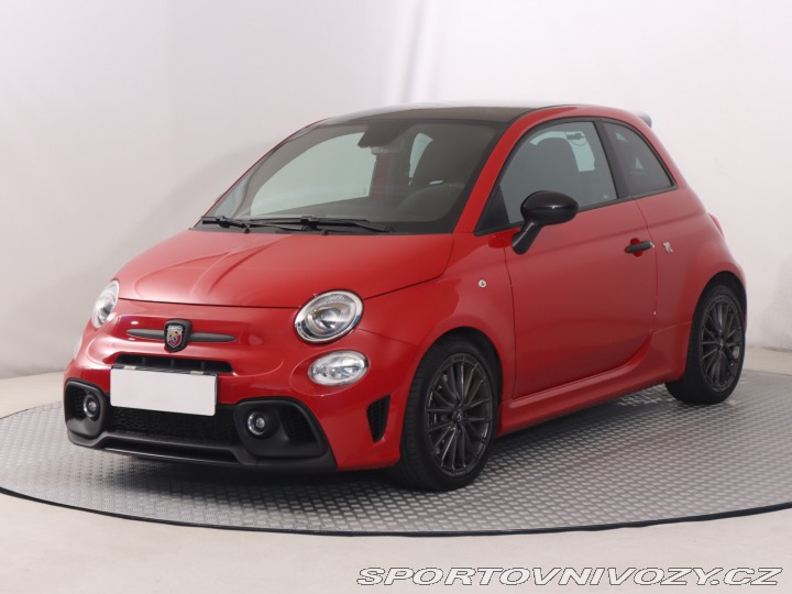 Fiat 500 Abarth 695 2024